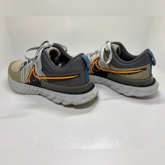 Men’s Nike React Infinity Run Flyknit 2 Light Bone/Sport Spice/Iron size 11 - Picture 4 of 10